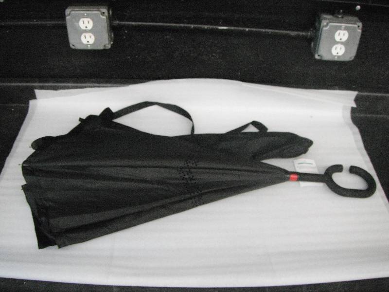 lot 9 image: Hippih Umbrella