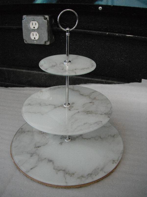 lot 63 image: 3 Tier Dessert Stand