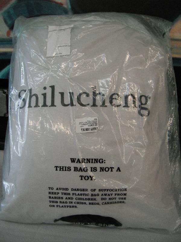 lot 76 image: Twin Comforter