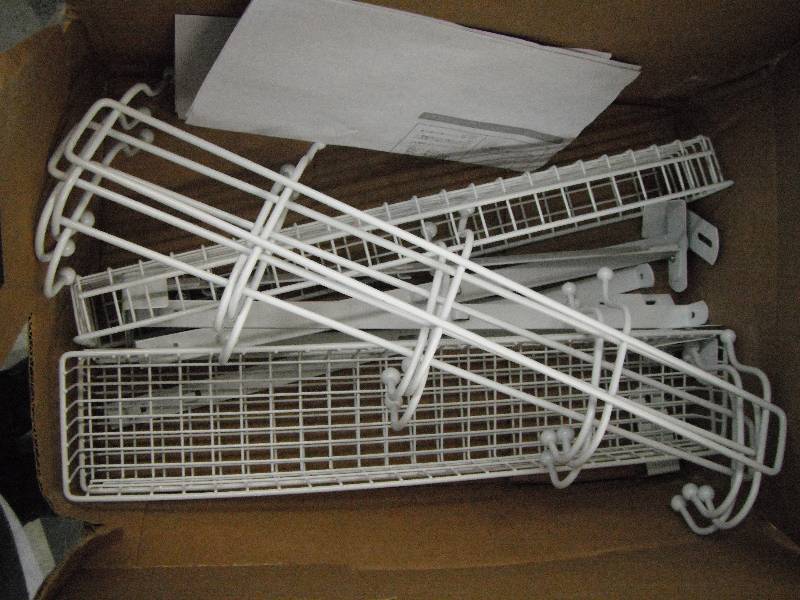 lot 81 image: Over The Door Rack