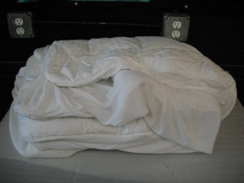 lot 97 image: Full Mattress Cover
