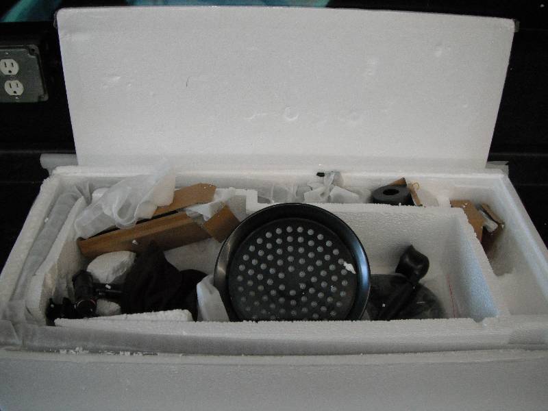 lot 98 image: Shower Set