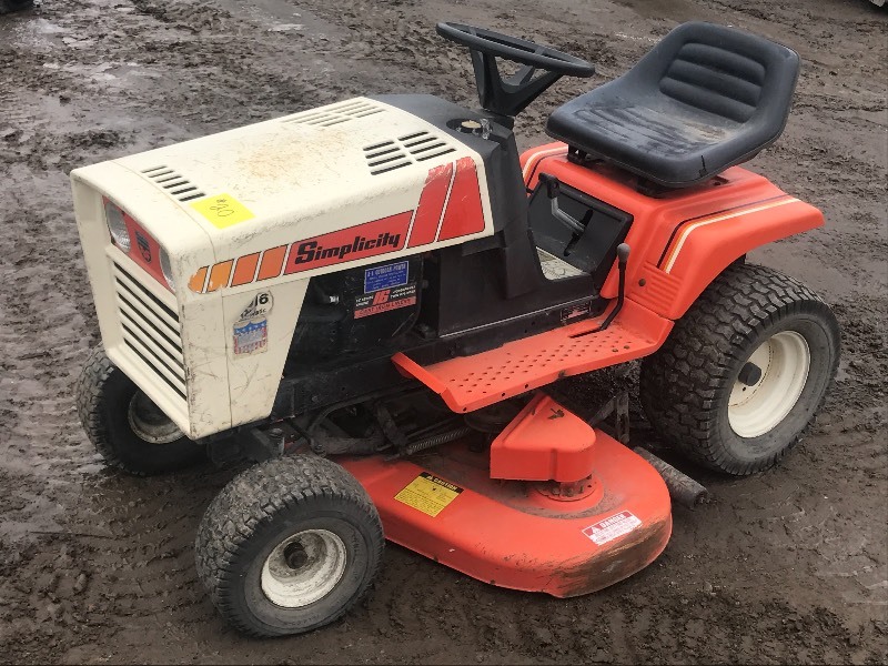 lot 20 image: Simplicity 5216 Lawn Tractor