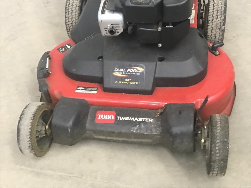lot 16 image: Toro Timemaster 30 Lawn Mower