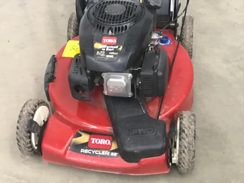 lot 18 image: Toro Recycler Lawn Mower