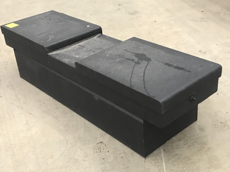 lot 15 image: Truck Tool Box