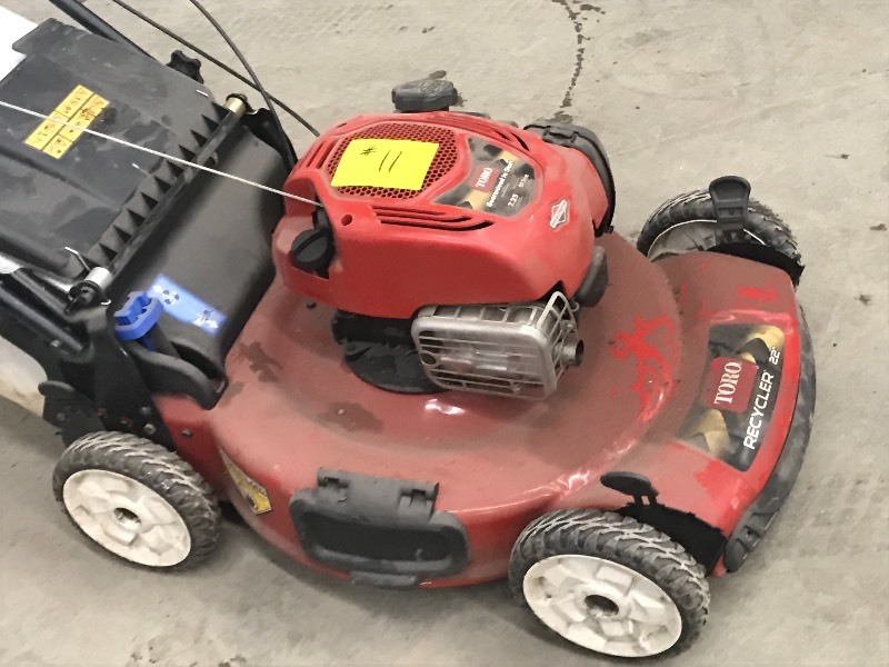 lot 11 image: Toro 22 Lawn Mower