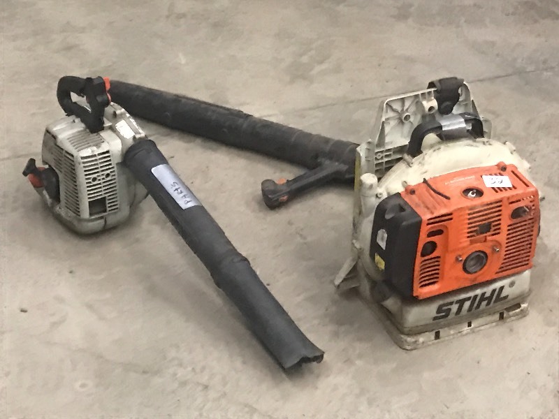 lot 32 image: (2) Blowers For Parts