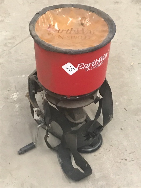 lot 35 image: Earthway Spreader  Seeder