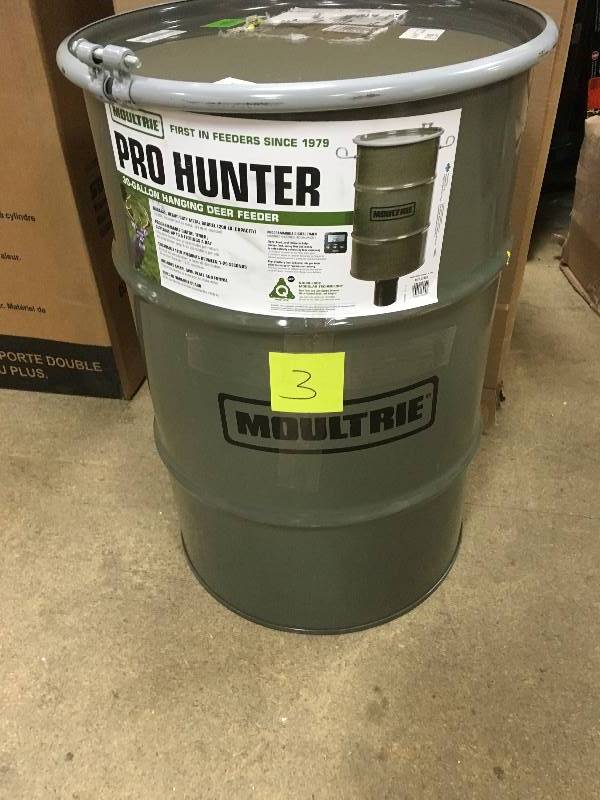 Moultrie Feeders Hanging Deer Feeder 30 Gallons Pro Hunter With