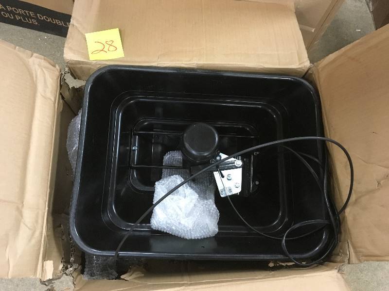 Guide Gear ATV 80 LB Receiver Mount Spreader open Box looks in new condition