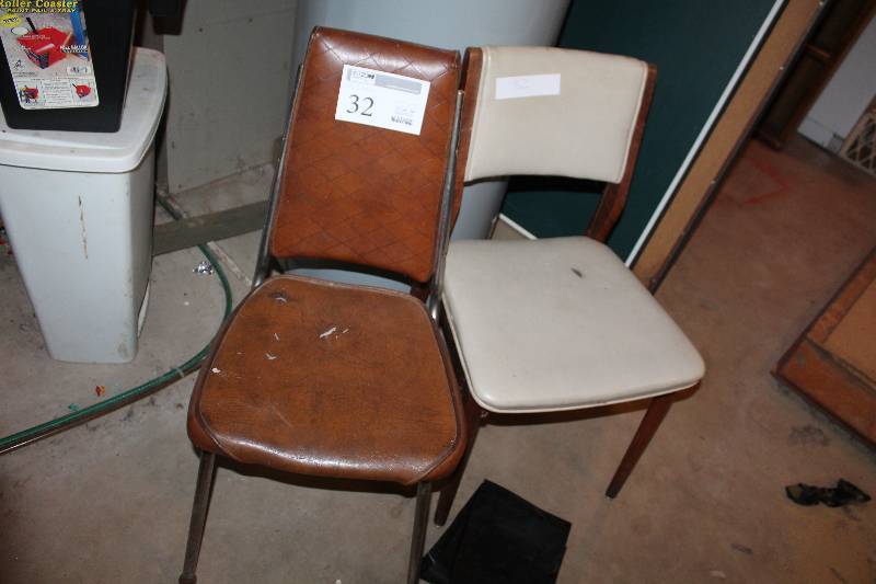lot 32 image: Lot of (2) Dining Chairs