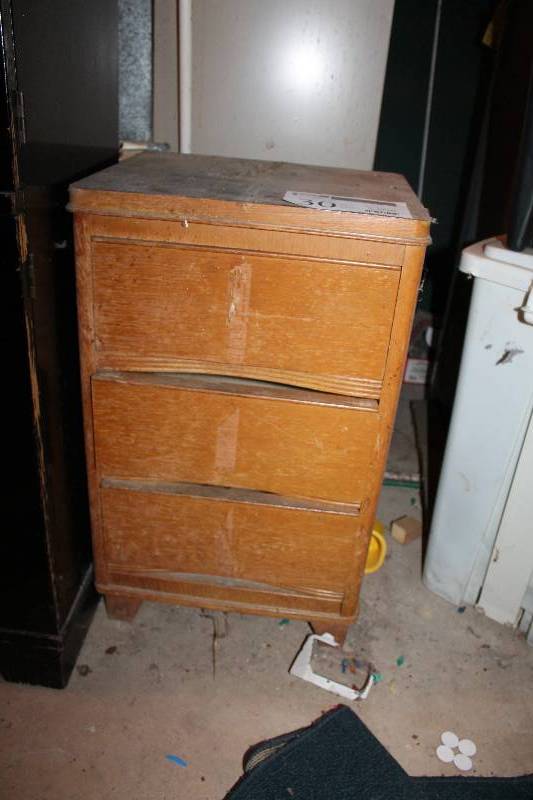 lot 30 image: 3-Drawer Wood End Table