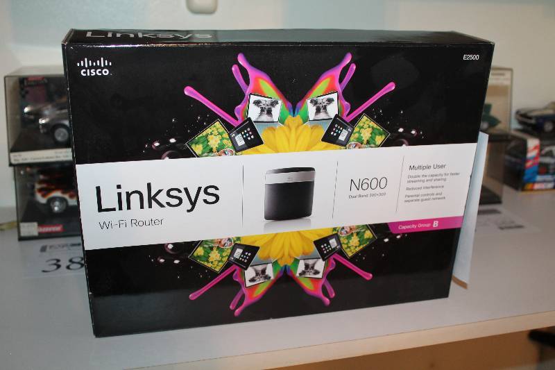 lot 43 image: Linksys Wireless-N Home Router