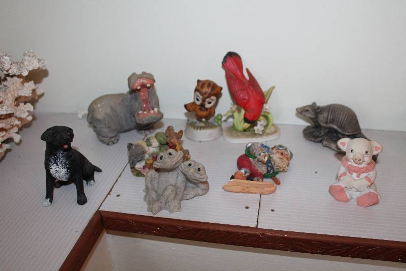 lot 58 image: Figurines