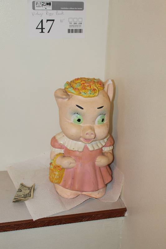 lot 47 image: Vintage Piggy Bank