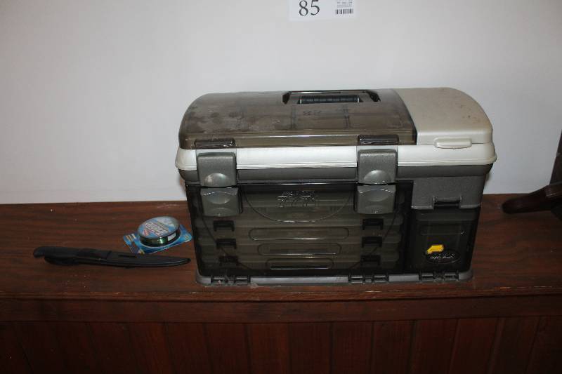 lot 85 image: Tackle Box