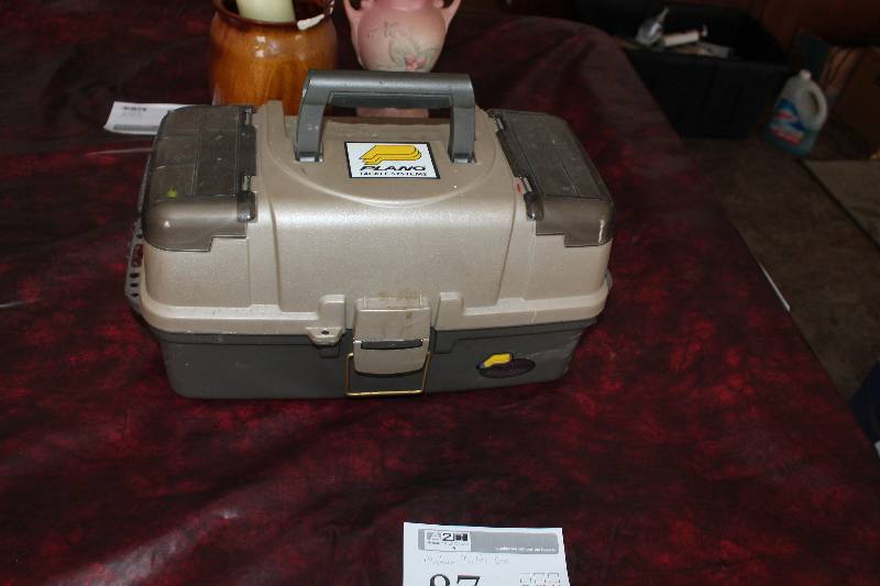 lot 87 image: Tackle Box