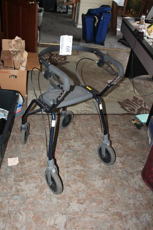lot 89 image: Medical Walker w Hand Brakes