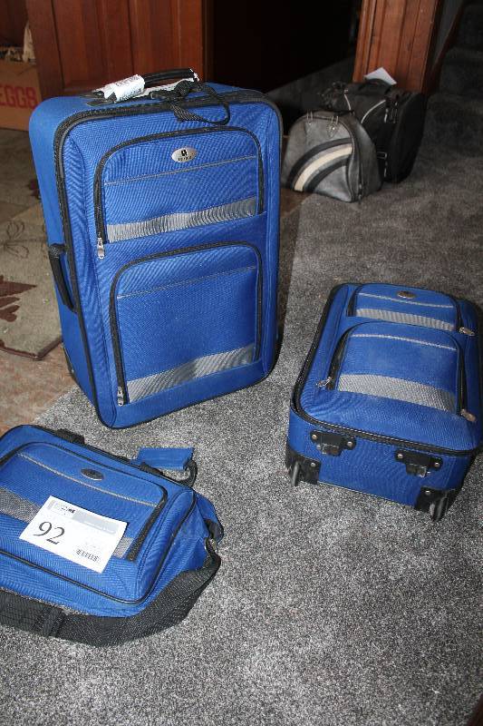 lot 92 image: 3-Piece Luggage Set