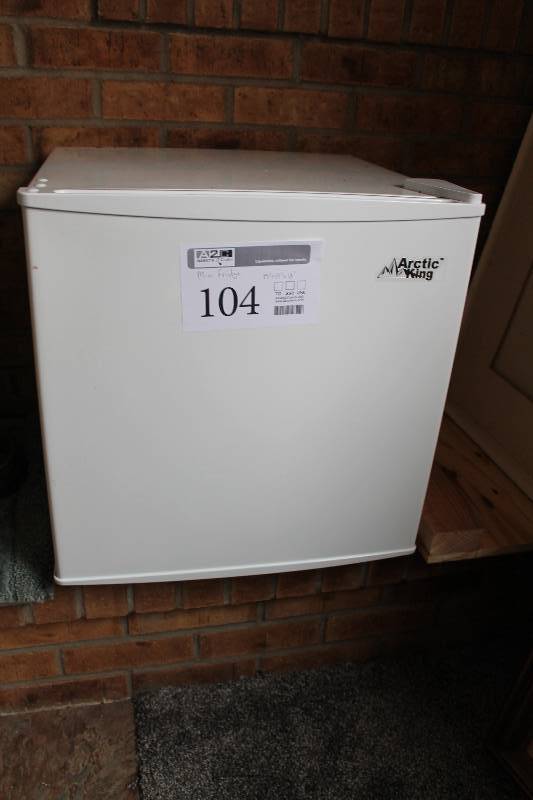 lot 104 image: Artic King Upright Freezer
