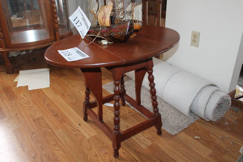 lot 118 image: Wood Table w Folding Ends