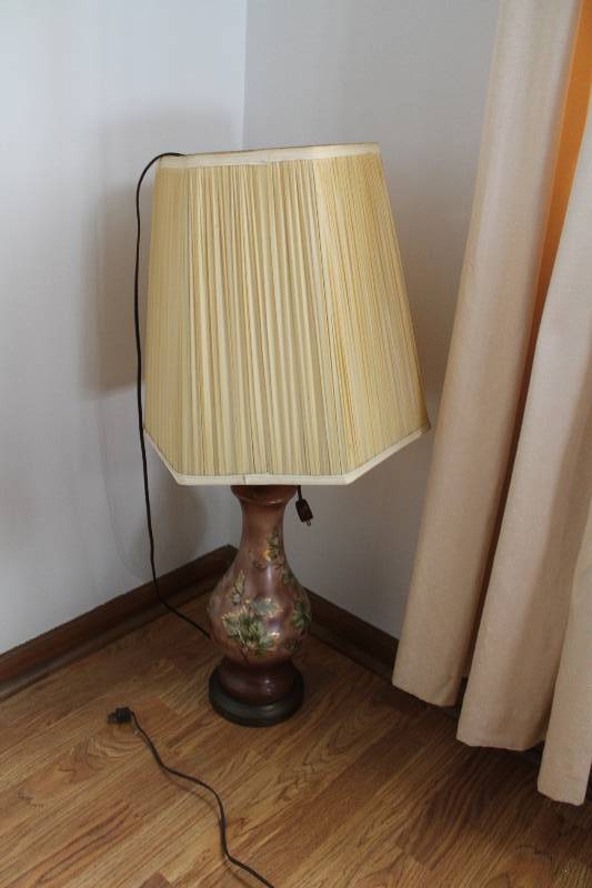 lot 120 image: Decorative Lamp