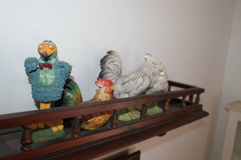 lot 128 image: Lot of (4) Bird Figurines
