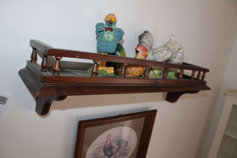 lot 129 image: Wood Wall Shelf