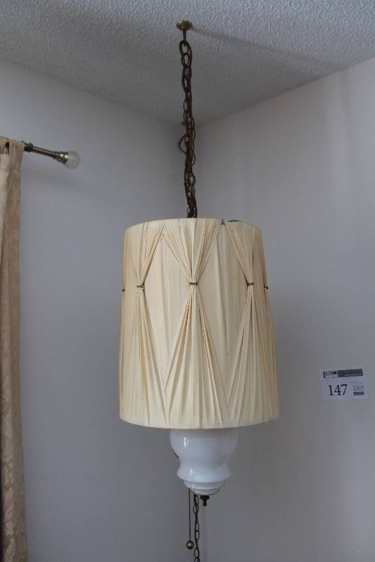 lot 147 image: Hanging Lamp w 12ft. Cord