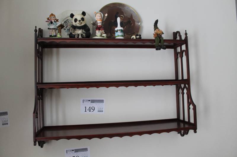 lot 150 image: Hanging 3-Tier Wood Shelf