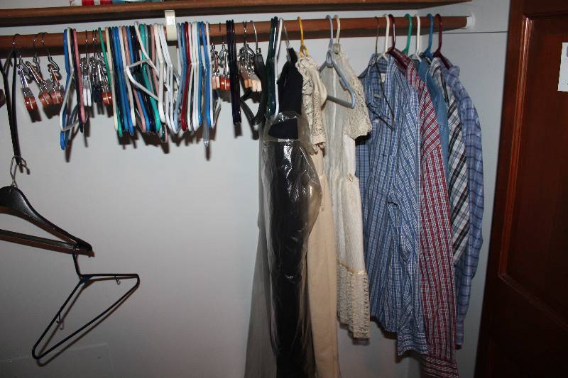 lot 175 image: Mens Shirts, Hangers