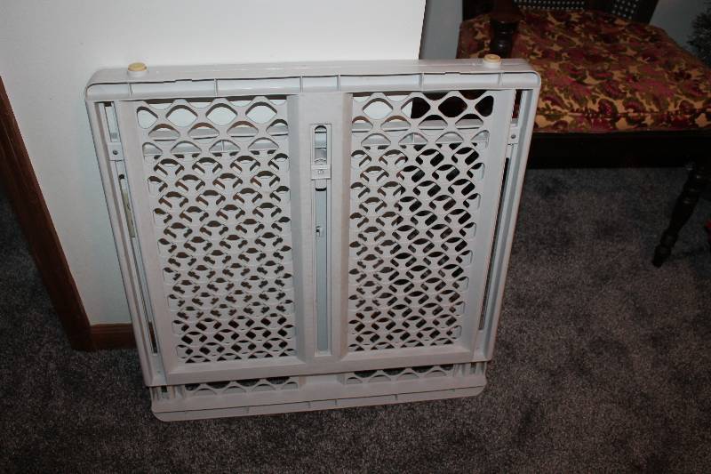 lot 163 image: Baby Gate
