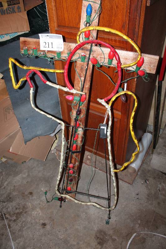 lot 211 image: Lot of (2) Christmas Lighted Dcor