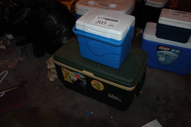 lot 205 image: Lot of (2) Coolers - Igloo 48qt., Coleman Personal