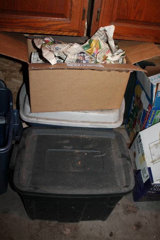 lot 190 image: Lot of (3) Boxes of Christmas Dcor