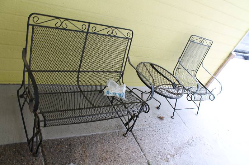 lot 218 image: Lawn Furniture Set - Love Seat, Chair, Table