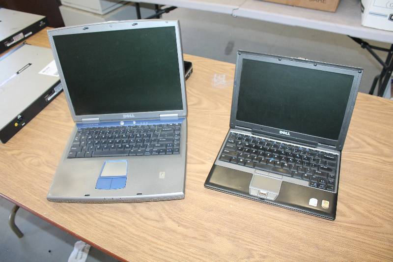lot 50 image: Lot of (2) Dell Computer Laptops - Inspiron 5100, Latitude D420
