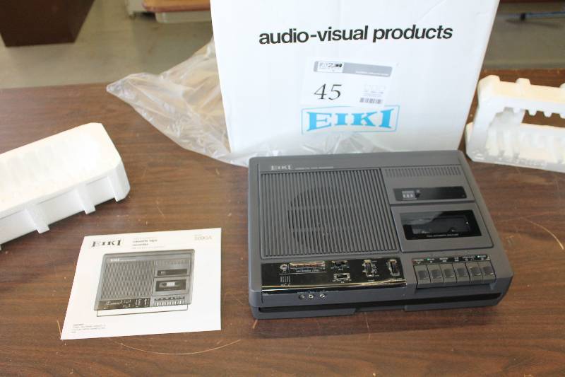 lot 45 image: Eiki Cassette Tape Recorder
