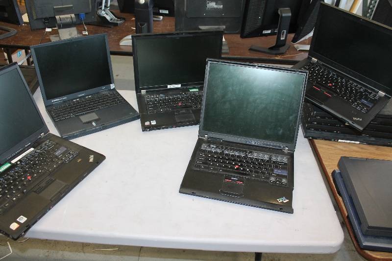 lot 85 image: Lot of (5) Lenovo T500, Compaq Presario Laptop Computers wo HDD