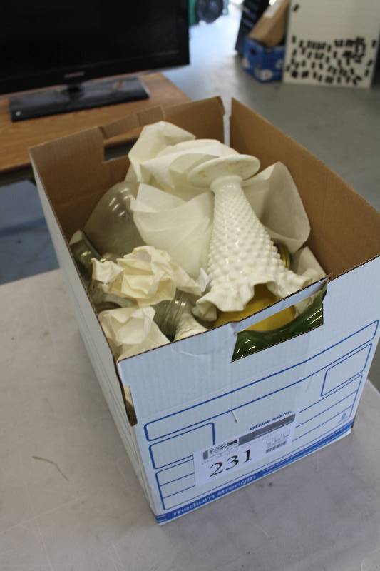 lot 231 image: Box Lot of Glass Jars, Vases, Table Dcor