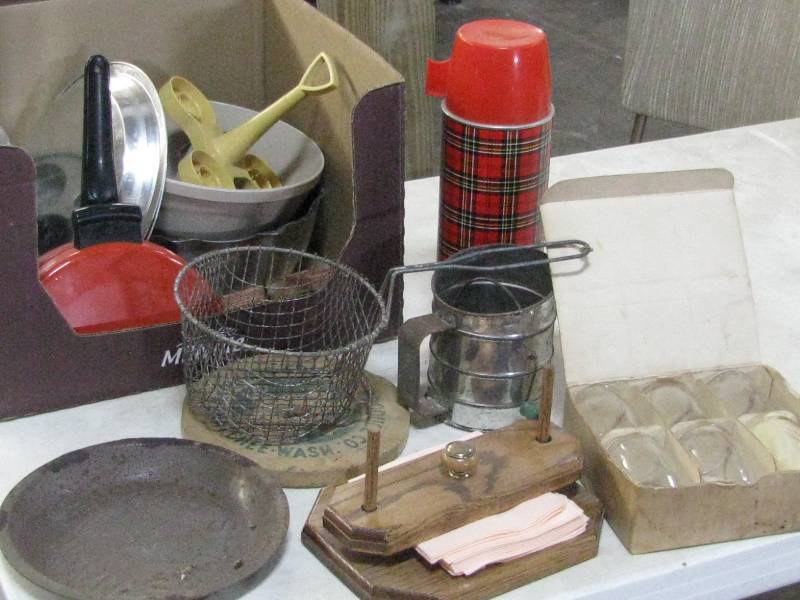 Misc Kitchen Lot