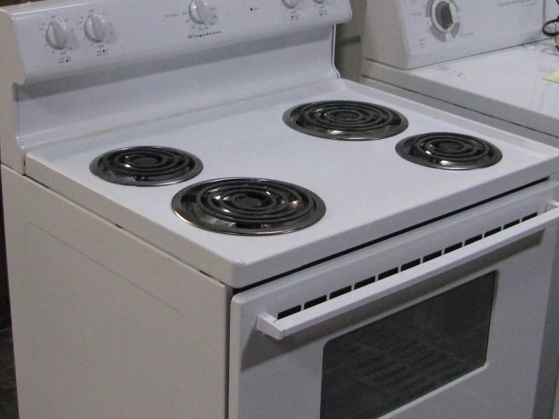 Frigidaire Electric Stove