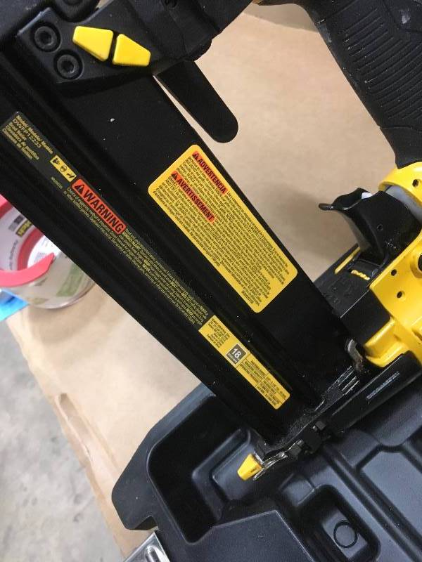 DeWalt 18 Gauge Brad Nailer