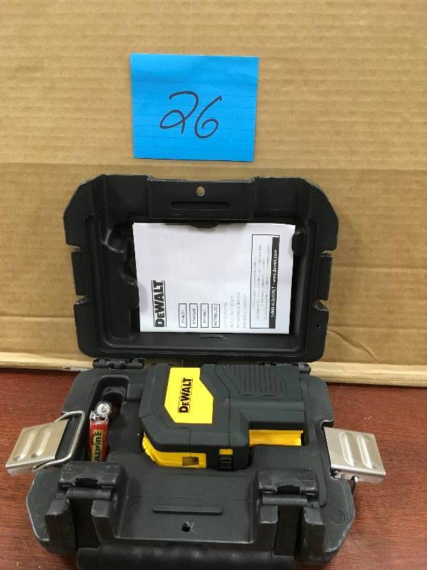 DeWalt DW08301 Self Leveling 3 Beam Laser Pointer in like new condition