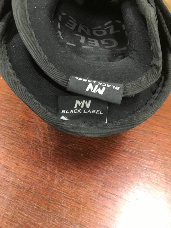 MN Black Label Gel Knee Pads not used