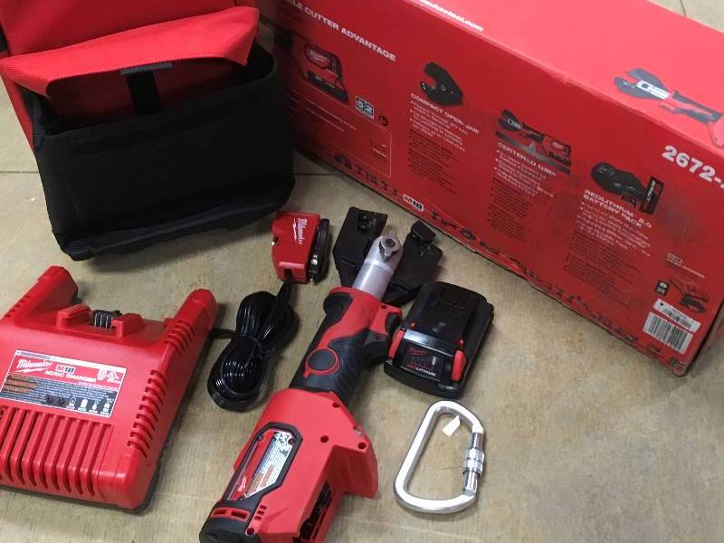lot 6 image: Milwaukee Cordless Cable Cutter Kit, 14 in. L 2.0 Ah used invery good condition