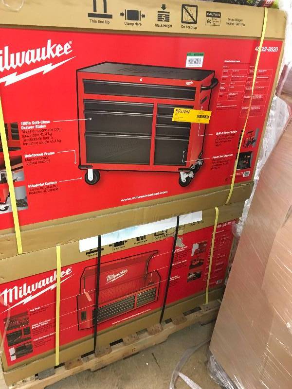 lot 92 image: Milwaukee Heavy-duty, Drawer 16 Tool Chest 46 In. and Rolling Cabinet Set, Red and Black, Personal Valuables Storage Drawer with Separate Lock in the Tool Chest New