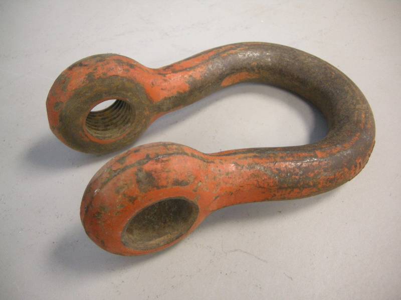 lot 37 image: 17 Ton Shackle