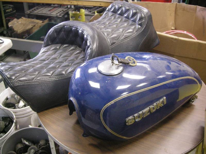lot 35 image: Suzuki Motorcycle Gas Tank and Seat